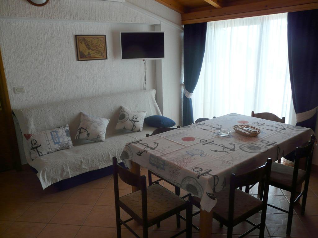 Apartments Mirela Poreč Extérieur photo